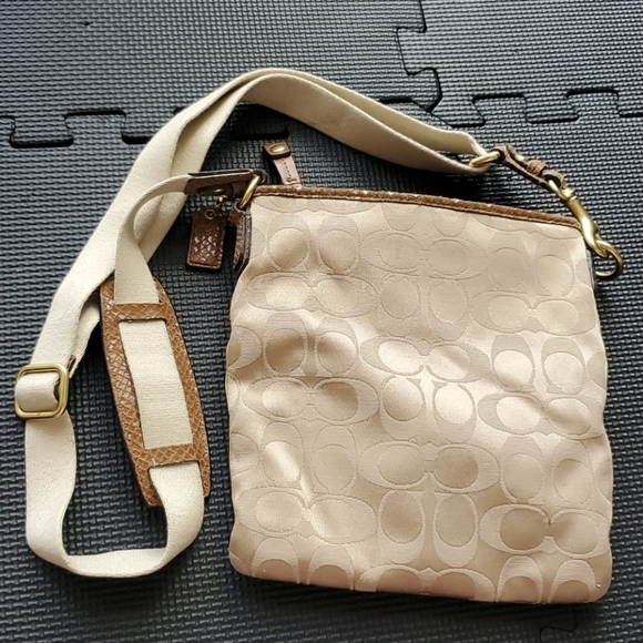 Crossbody Bag - Picture 4 of 4
